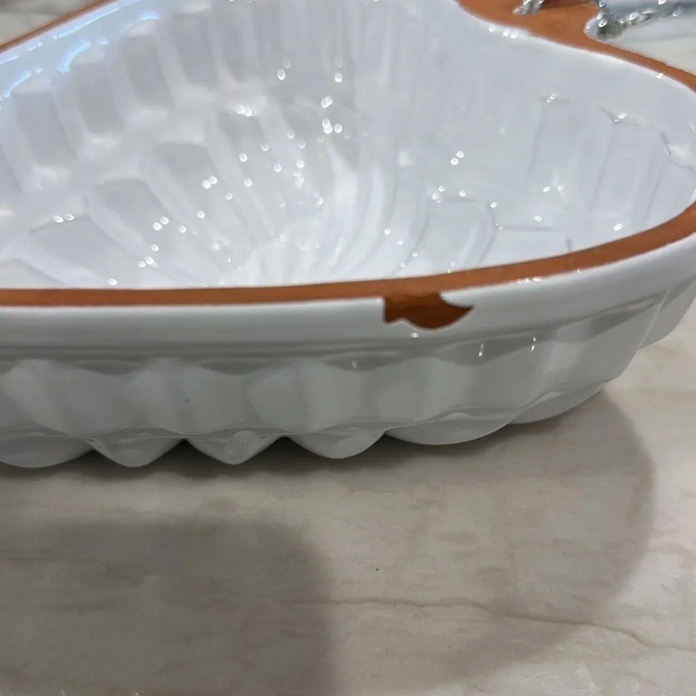 White Heart Shaped Stoneware Mold Great farmhouse style decor